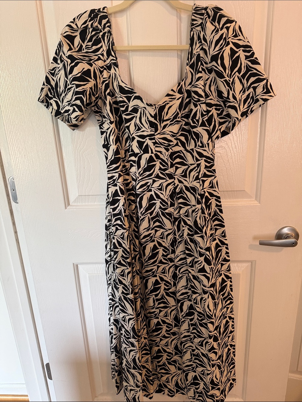 Black and Cream Leaf Print Midi Dress